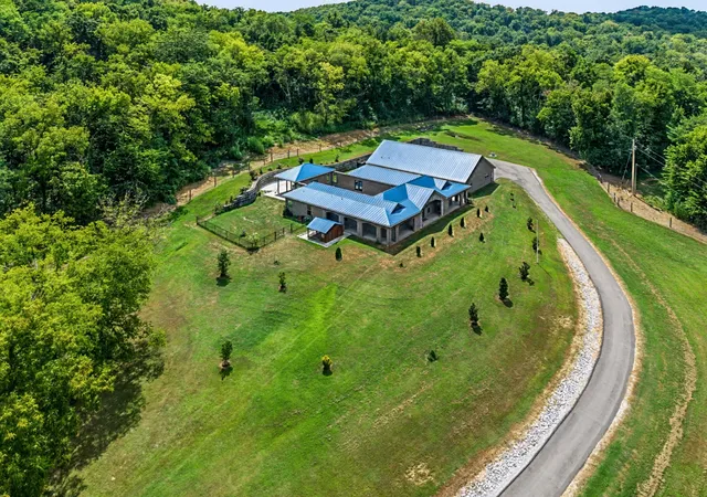 Photo 4 of Single family home for sale at 1955 Fount Harris Rd, Lewisburg, TN 37091 | MLS# 3541282 | Listing updated on 2026-09-28