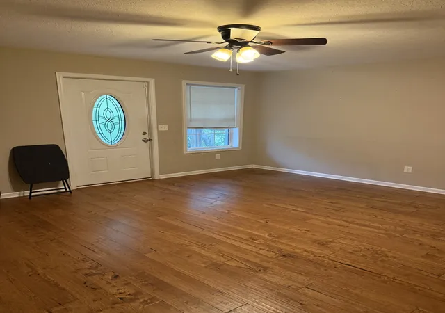Photo 2 of Single family home for sale at 805 E Grizzard St, Tullahoma, TN 37388 | MLS# 3542405 | Listing updated on 2026-09-21