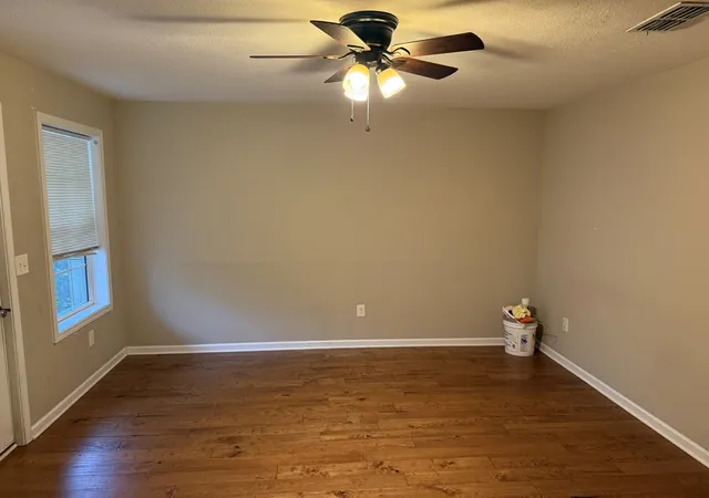 Photo 3 of Single family home for sale at 805 E Grizzard St, Tullahoma, TN 37388 | MLS# 3542405 | Listing updated on 2026-09-21