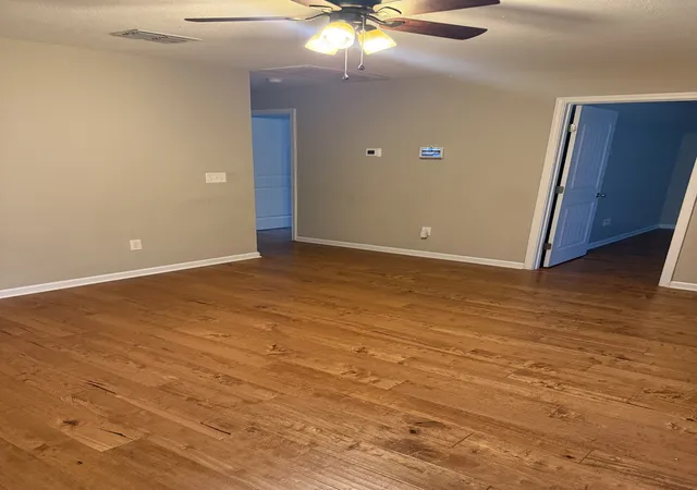 Photo 3 of Single family home for sale at 805 E Grizzard St, Tullahoma, TN 37388 | MLS# 3542405 | Listing updated on 2026-09-21