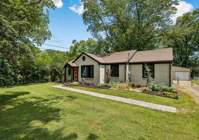 Photo 3 of Single family home for sale at 2605 Brittany Ct, Nashville, TN 37206 | MLS# 3541459 | Listing updated on 2026-10-04