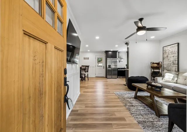 Photo 2 of Single family home for sale at 304 Scruggs Ave, Franklin, TN 37064 | MLS# 3610219 | Listing updated on 2026-10-02