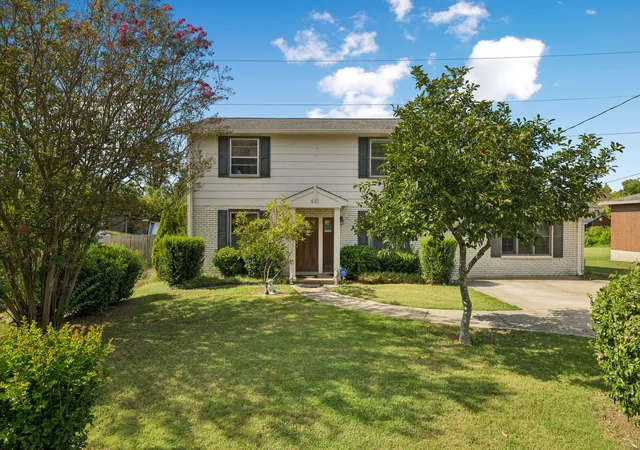 Photo 2 of Single family home for sale at 437 Annex Ave, Nashville, TN 37209 | MLS# 3541460 | Listing updated on 2026-09-17