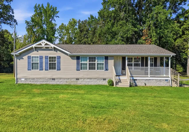 Photo 1 of Manufactured home for sale at 2133 Charles Rd, Decatur, TN 37322 | MLS# 3541327 | Listing updated on 2026-09-30