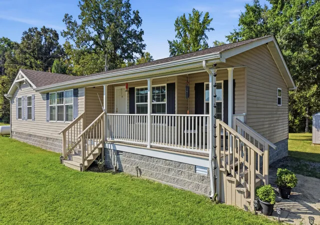 Photo 3 of Manufactured home for sale at 2133 Charles Rd, Decatur, TN 37322 | MLS# 3541327 | Listing updated on 2026-09-30