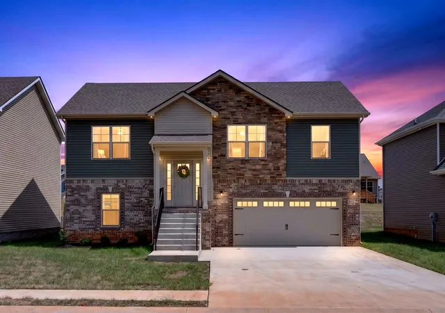 Photo 1 of Single family home for sale at 350 Cardinal Crk, Clarksville, TN 37040 | MLS# 3541396 | Listing updated on 2026-09-04