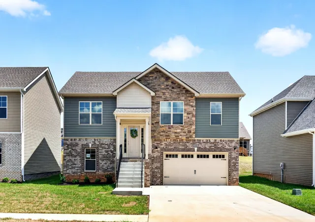 Photo 3 of Single family home for sale at 350 Cardinal Crk, Clarksville, TN 37040 | MLS# 3541396 | Listing updated on 2026-09-04