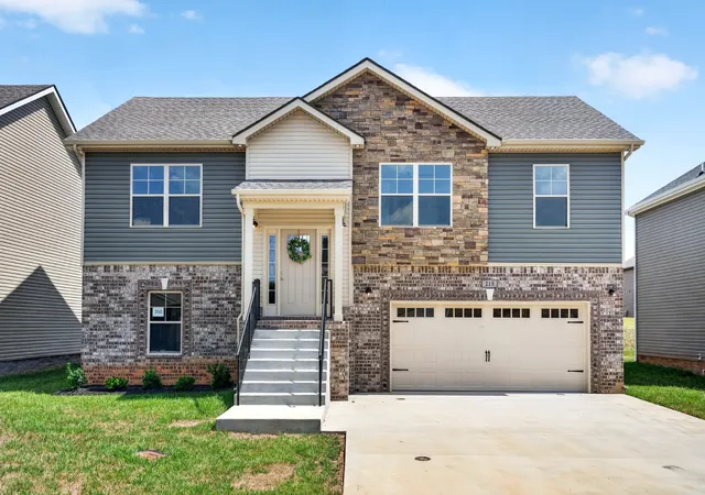 Photo 4 of Single family home for sale at 350 Cardinal Crk, Clarksville, TN 37040 | MLS# 3541396 | Listing updated on 2026-09-04