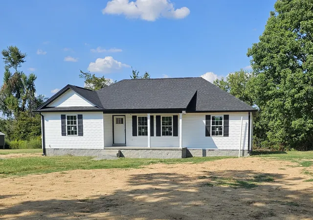 Photo 2 of Single family home for sale at 3006 Wixtown Rd, Westmoreland, TN 37186 | MLS# 3541362 | Listing updated on 2026-09-04