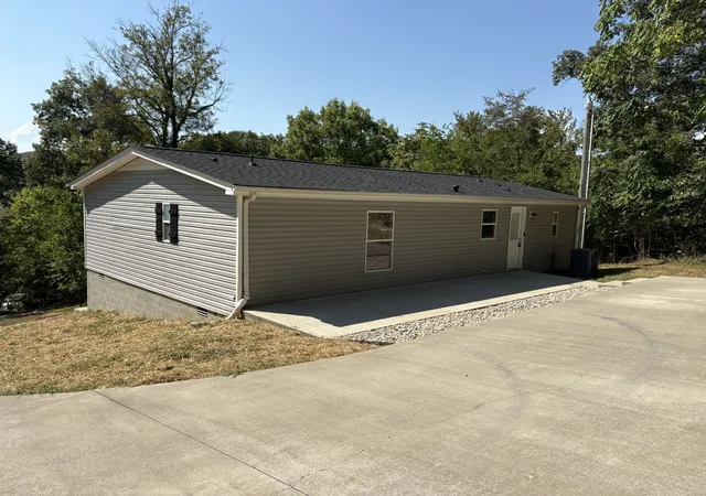 Photo 4 of Manufactured home for sale at 398 Hiwassee Rd, Lebanon, TN 37087 | MLS# 3541413 | Listing updated on 2026-09-04