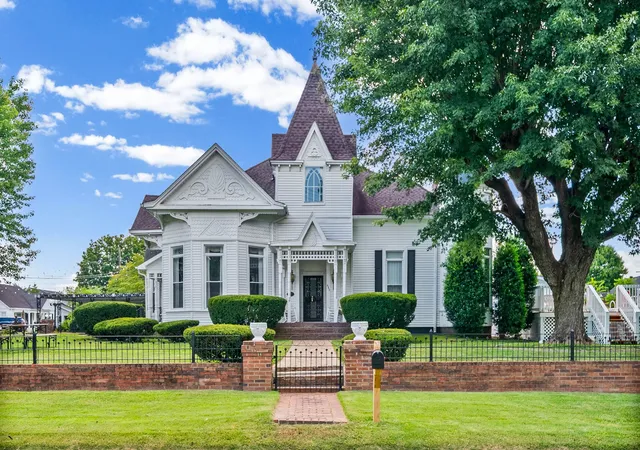 Photo 4 of Single family home for sale at 432 Nashville St, Russellville, KY 42276 | MLS# 3542628 | Listing updated on 2026-09-26