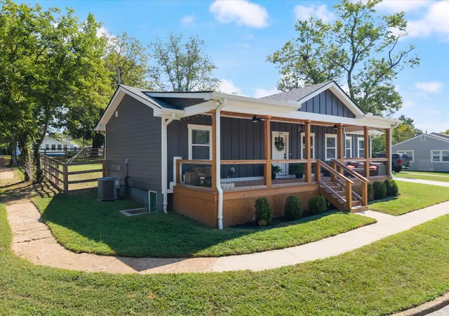 Photo 3 of Single family home for sale at 1601 Overton St, Old Hickory, TN 37138 | MLS# 3541548 | Listing updated on 2026-09-08