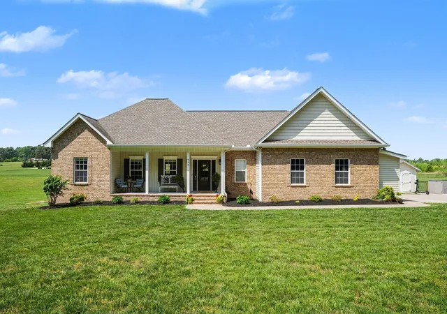 Photo 1 of Single family home for sale at 948 Goslin Branch Rd, Burns, TN 37029 | MLS# 3542706 | Listing updated on 2026-09-29