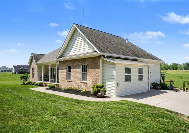 Photo 2 of Single family home for sale at 948 Goslin Branch Rd, Burns, TN 37029 | MLS# 3542706 | Listing updated on 2026-09-29