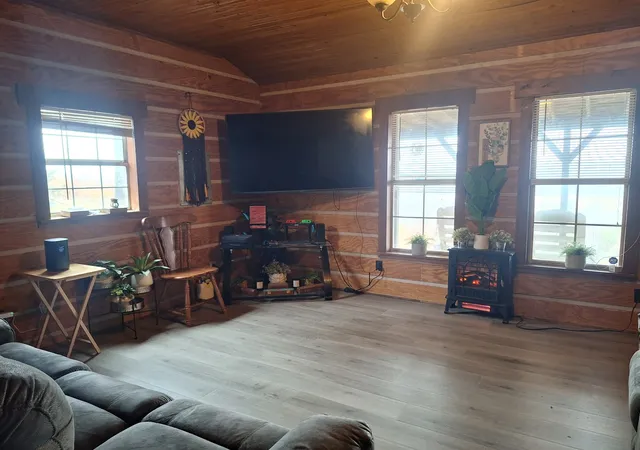 Photo 3 of Single family home for sale at 199 Dixon Ln, Waynesboro, TN 38485 | MLS# 3541599 | Listing updated on 2026-09-20