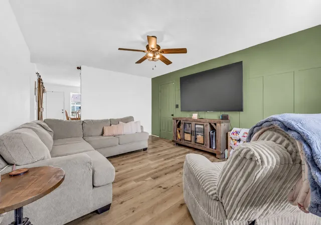 Photo 2 of Single family home for sale at 3220 N Senseney Cir, Clarksville, TN 37042 | MLS# 3542401 | Listing updated on 2026-09-04
