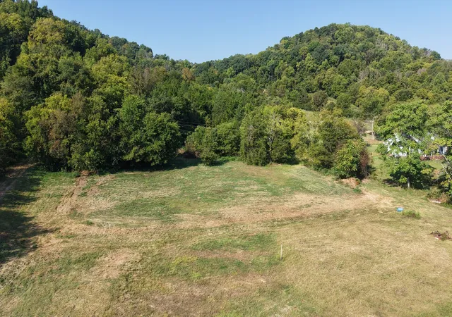 Photo 2 of House for sale at 3 Browning Branch Rd, Bethpage, TN 37022 | MLS# 3541452 | Listing updated on 2026-09-04