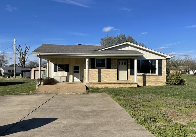 Photo 1 of Single family home for sale at 408 Birch St, Lafayette, TN 37083 | MLS# 3541462 | Listing updated on 2026-10-05