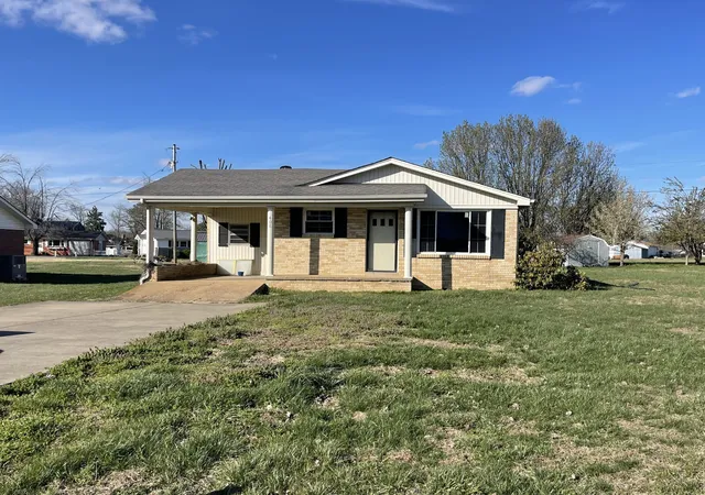 Photo 2 of Single family home for sale at 408 Birch St, Lafayette, TN 37083 | MLS# 3541462 | Listing updated on 2026-10-05