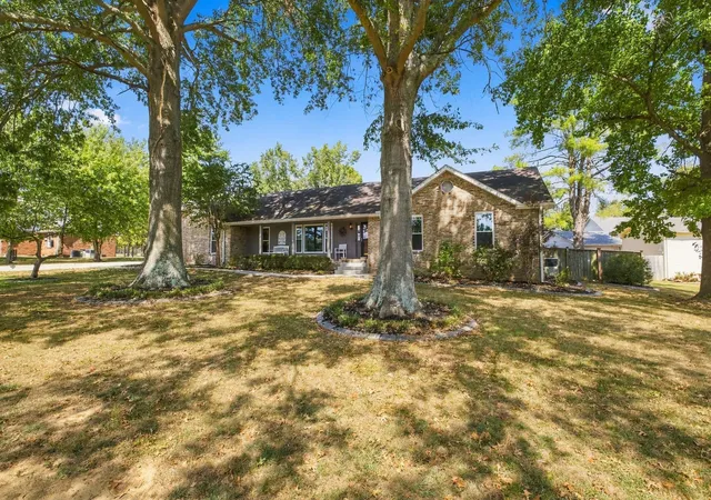 Photo 3 of Single family home for sale at 153 Bradwood Dr, Gallatin, TN 37066 | MLS# 3596193 | Listing updated on 2026-10-08