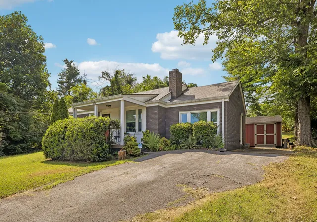 Photo 1 of Single family home for sale at 2104 Fernwood Dr, Nashville, TN 37216 | MLS# 3542513 | Listing updated on 2026-09-05
