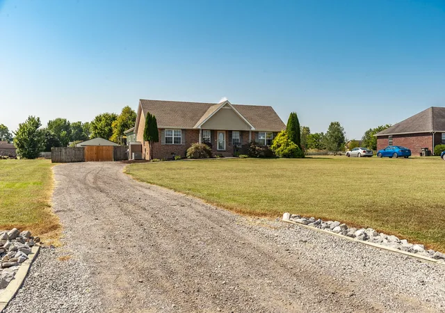 Photo 4 of Single family home for sale at 1008 Spire Way Dr, Castalian Springs, TN 37031 | MLS# 3541566 | Listing updated on 2026-09-04