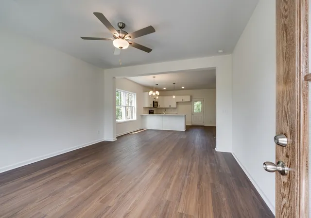 Photo 3 of Single family home for sale at 713 Eva Dr, Clarksville, TN 37042 | MLS# 3597969 | Listing updated on 2026-09-23