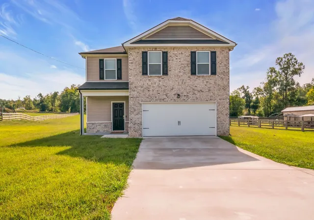 Photo 1 of Single family home for sale at 1055 E Piney Rd, Dickson, TN 37055 | MLS# 3541591 | Listing updated on 2026-10-05