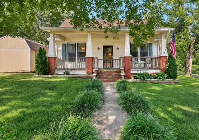 Photo 1 of Single family home for sale at 302 Main St, Cumberland City, TN 37050 | MLS# 3542777 | Listing updated on 2026-09-06