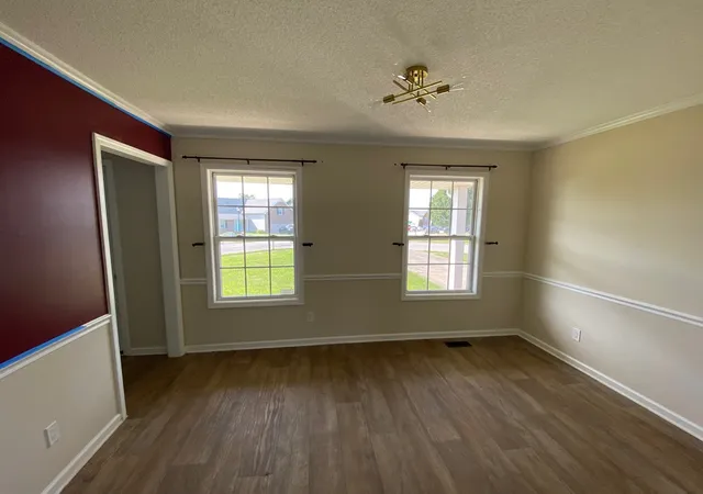 Photo 4 of Single family home for sale at 1050 Dwight Eisenhower Way, Clarksville, TN 37042 | MLS# 3541996 | Listing updated on 2026-09-04