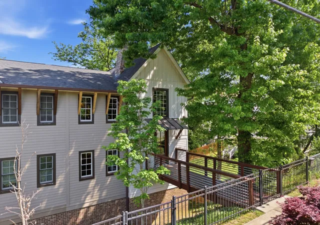 Photo 3 of Townhouse for sale at 1429 Shelby Ave, Nashville, TN 37206 | MLS# 3542985 | Listing updated on 2026-09-07