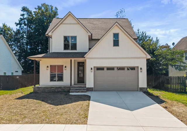 Photo 1 of Single family home for sale at 502 Hillside Ln, Lenoir City, TN 37771 | MLS# 3541597 | Listing updated on 2026-09-22