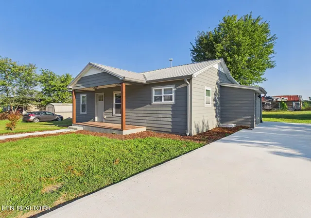 Photo 3 of Single family home for sale at 23 E Martin St, Englewood, TN 37329 | MLS# 3541571 | Listing updated on 2026-09-30