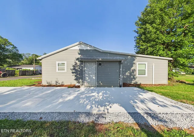 Photo 3 of Single family home for sale at 23 E Martin St, Englewood, TN 37329 | MLS# 3541571 | Listing updated on 2026-09-30