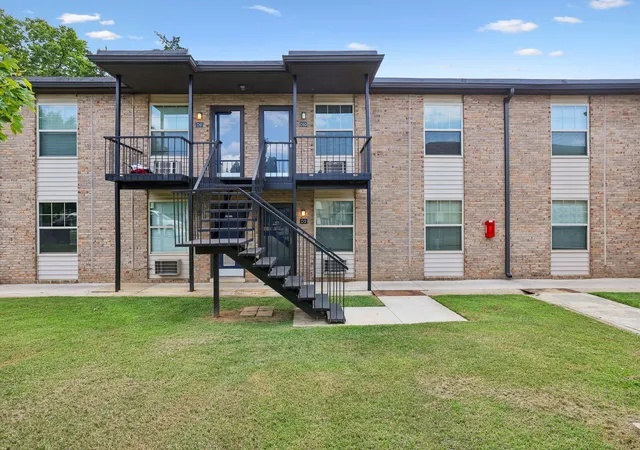 Photo 2 of Sale Pending at 2850 Middle Tennessee Blvd #D10, Murfreesboro, TN 37130 | MLS# 3541909 | Listing updated on 2026-09-19