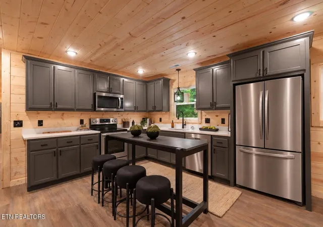 Photo 3 of Single family home for sale at 927 Carvers Ln, Sevierville, TN 37876 | MLS# 3544463 | Listing updated on 2026-10-08
