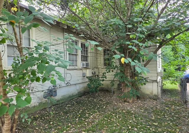Photo 2 of Manufactured home for sale at 33 S Bingham St, Memphis, TN 38112 | MLS# 3541590 | Listing updated on 2026-09-23