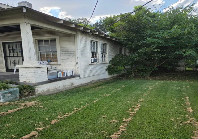 Photo 3 of Manufactured home for sale at 33 S Bingham St, Memphis, TN 38112 | MLS# 3541590 | Listing updated on 2026-09-23