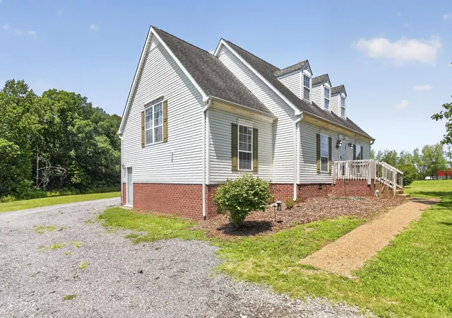 Photo 3 of Single family home for sale at 2558 S Mount Pleasant Rd, Greenbrier, TN 37073 | MLS# 3542516 | Listing updated on 2026-09-24