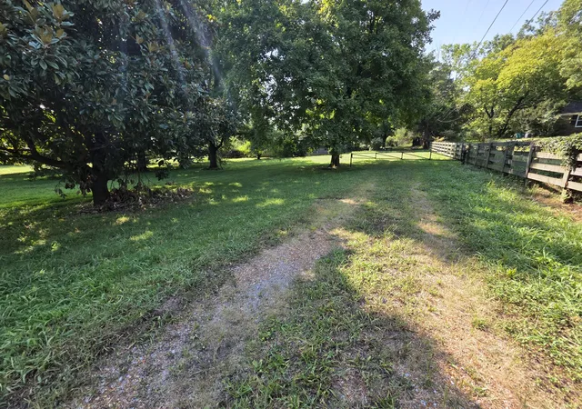 Photo 2 of Single family home for sale at 285 Haywood Ln, Nashville, TN 37211 | MLS# 3542644 | Listing updated on 2026-09-07