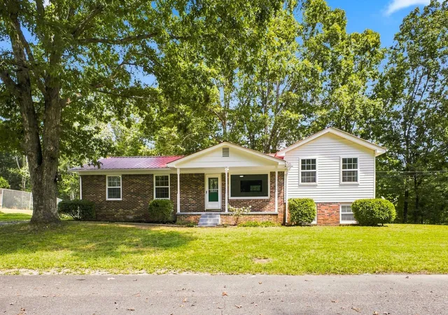 Photo 1 of Single family home for sale at 2935 White Oak Dr, Nunnelly, TN 37137 | MLS# 3542019 | Listing updated on 2026-09-08