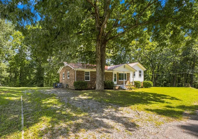 Photo 2 of Single family home for sale at 2935 White Oak Dr, Nunnelly, TN 37137 | MLS# 3542019 | Listing updated on 2026-09-08