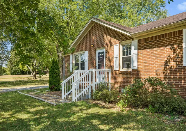Photo 4 of Single family home for sale at 2734 Carters Crk Sta Rd, Columbia, TN 38401 | MLS# 3594095 | Listing updated on 2026-09-22