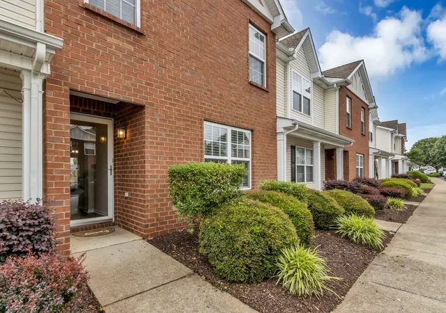 Photo 2 of Townhouse for sale at 235 Arapaho Dr, Murfreesboro, TN 37128 | MLS# 3541967 | Listing updated on 2026-09-04