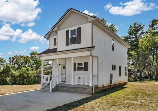 Photo 1 of Single family home for sale at 2619 Scott Dr, Clarksville, TN 37042 | MLS# 3541966 | Listing updated on 2026-09-30