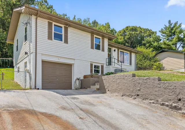 Photo 3 of Single family home for sale at 436 Sevier St, Hixson, TN 37343 | MLS# 3541972 | Listing updated on 2026-09-14