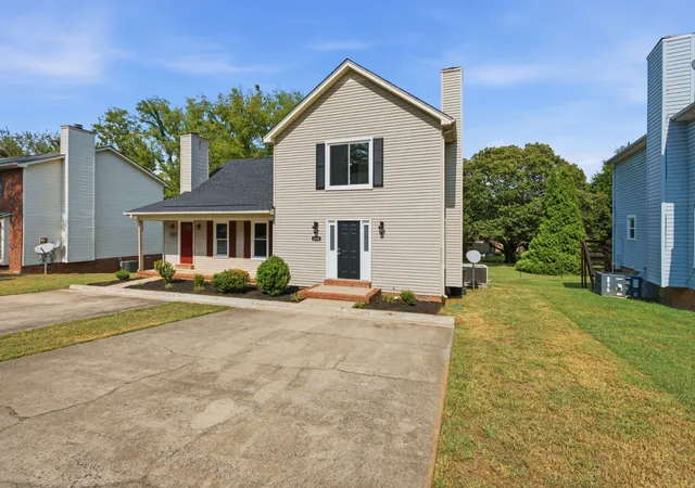 Photo 2 of Townhouse for sale at 1035 Silver Point Dr, Murfreesboro, TN 37130 | MLS# 3542012 | Listing updated on 2026-09-18
