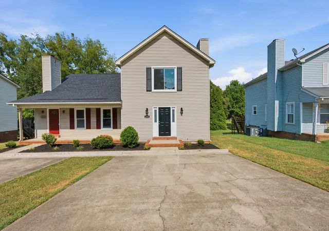 Photo 3 of Townhouse for sale at 1035 Silver Point Dr, Murfreesboro, TN 37130 | MLS# 3542012 | Listing updated on 2026-09-18