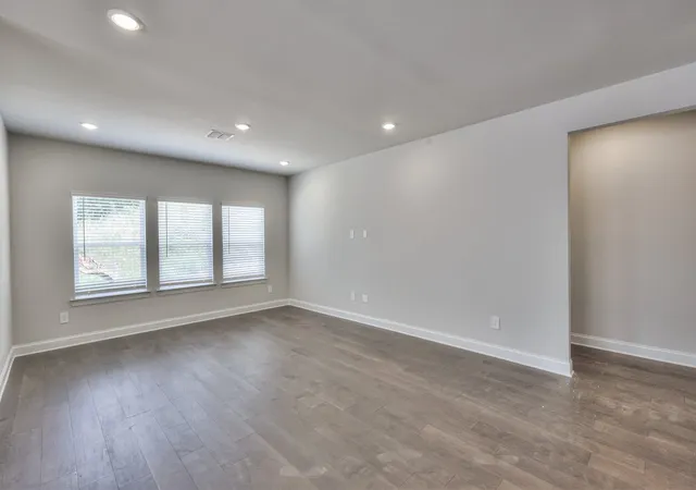 Photo 3 of Single family home for sale at 418 Long Dr, Smyrna, TN 37167 | MLS# 3542008 | Listing updated on 2026-09-06
