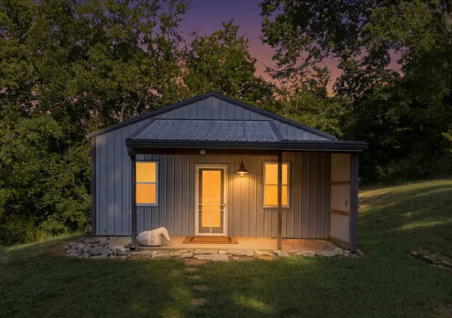 Photo 2 of Single family home for sale at 474 Bartlett Holw Rd, Petersburg, TN 37144 | MLS# 3542962 | Listing updated on 2026-09-07